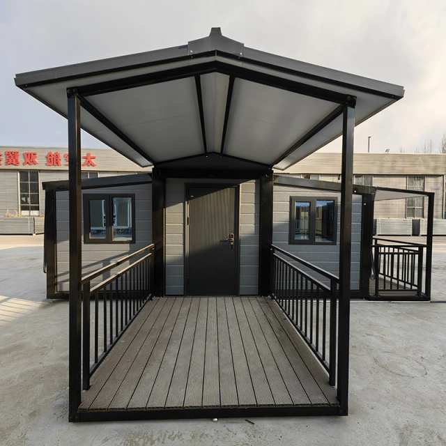 Maison extensible de 6 mètres avec petit porche et terrasse latérale