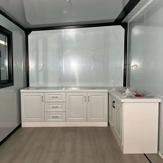 Maison extensible de 6 m (20 pi) - Panneau mural rouge et cadre noir – Image 6