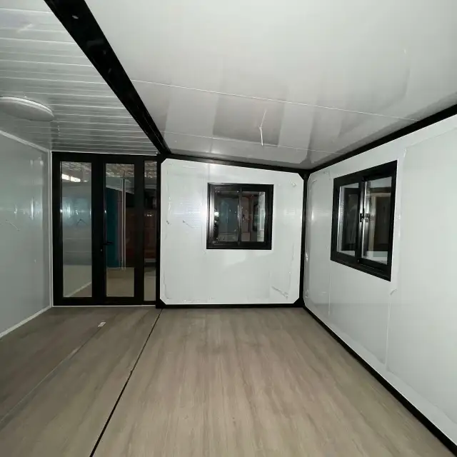 Maison extensible de 6 m (20 pi) - Panneau mural rouge et cadre noir – Image 5