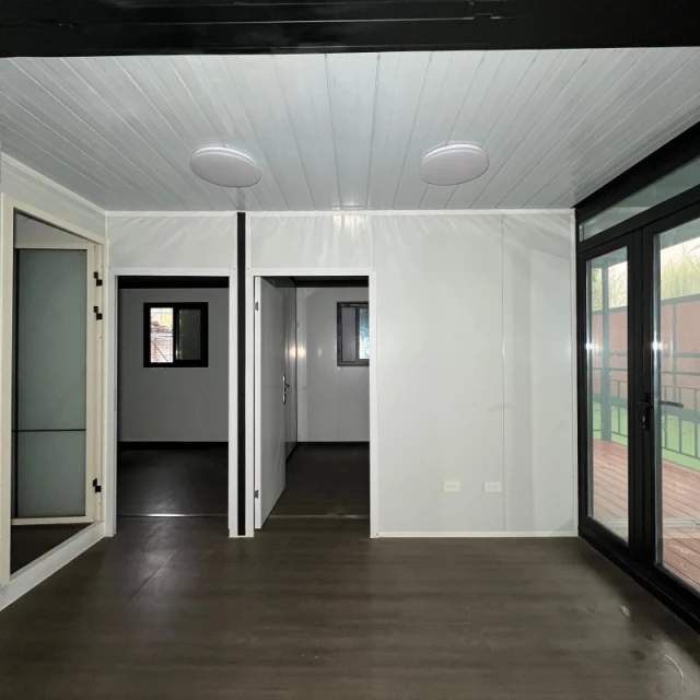 Maison extensible à double toit plat, escalier extérieur et terrasse – Image 3